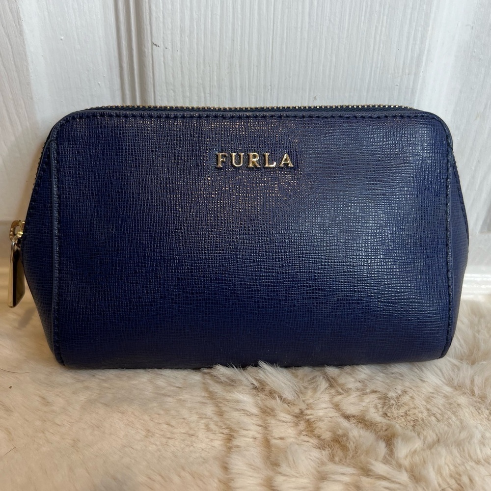 FURLA ISABELLE LEATHER NAVY BLUE COSMETIC BAG